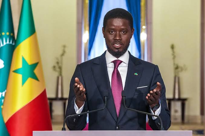 L’agence Moody’s Ratings dégrade la note souveraine du Sénégal, invoquant des risques accrus sur le refinancement, le service de la dette et les perspectives de désendettement.