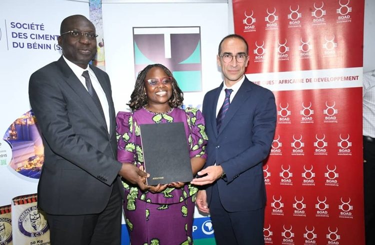 La BOA-Bénin et la BOAD ont signé, un acte de garantie portant sur un financement de 33,2 milliards FCFA destiné à la nouvelle usine de broyage de ciment de la SCB